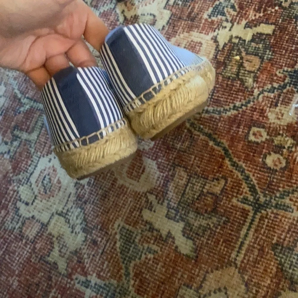 J Crew Canvas espadrille flats in stripe AX908